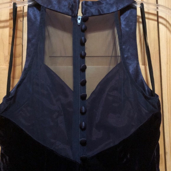 Ladies Formal Dress - Picture 5 of 6